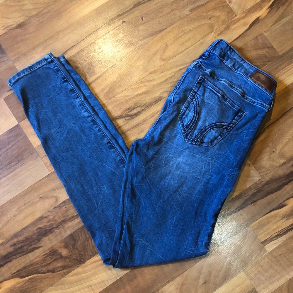 Hollister size 7R